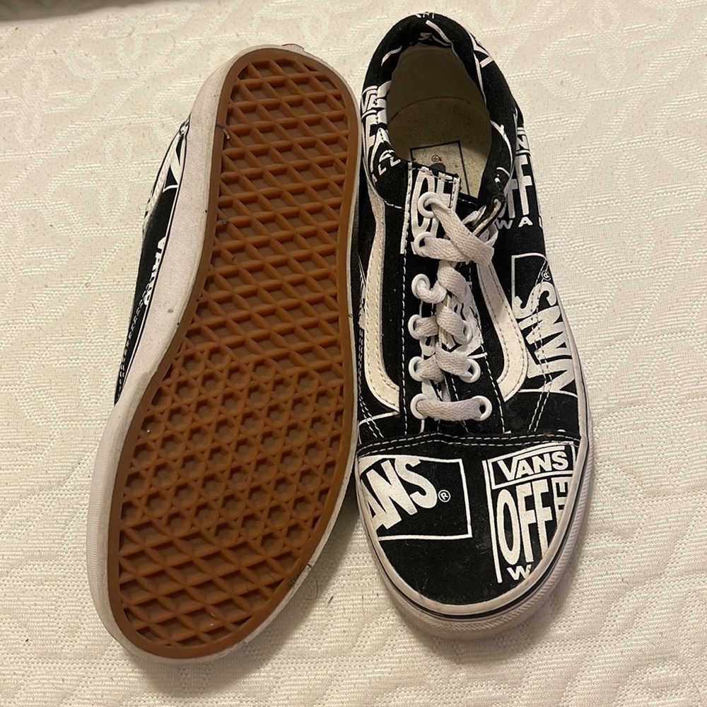 Vans - Picture 2 of 4